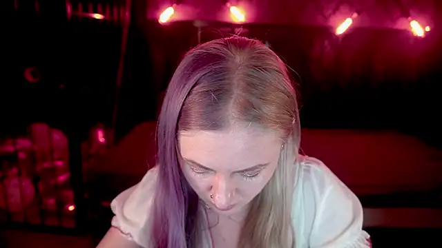 Snapshot of DramaQuenns chatting on 03-05-26, 06:53 DramaQuenns online show from 03-05-26, 06:53