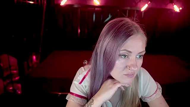 Snapshot of DramaQuenns chatting on 03-11-26, 06:52 DramaQuenns online show from 03-11-26, 06:52