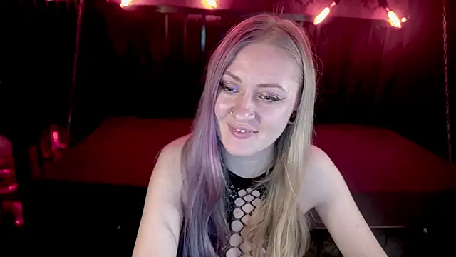 Snapshot of DramaQuenns chatting on 03-12-26, 06:52 DramaQuenns online show from 03-12-26, 06:52