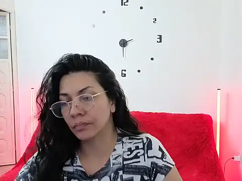 Snapshot of johana_collins chatting on 03-05-26, 06:48 johana collins online show from 03-05-26, 06:48