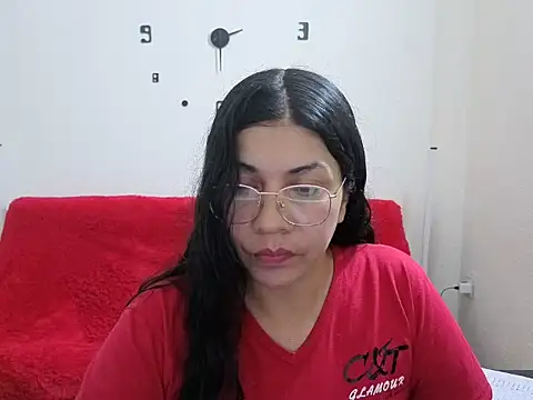 Snapshot of johana_collins chatting on 03-16-26, 02:21 johana collins online show from 03-16-26, 02:21