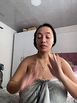 Snapshot of JulietaRiios chatting on 05-19-26, 05:30 JulietaRiios online show from 05-19-26, 05:30