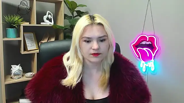 SweetLilyxo online show from 04-21-26, 06:20