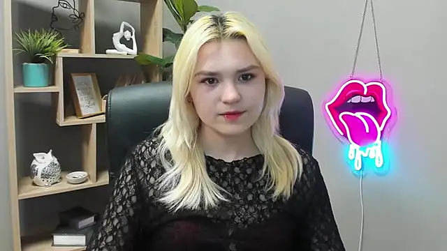 SweetLilyxo online show from 04-23-26, 06:25