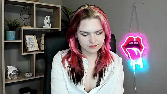 SweetLilyxo online show from 06-14-26, 01:57
