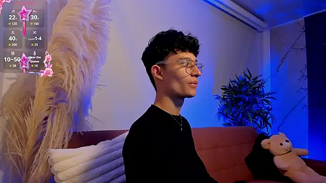 Patrick Howland  online show from 03-08-26, 03:43