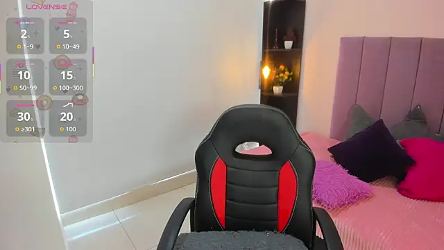 Snapshot of Raven_love chatting on 03-13-26, 08:37 Raven love online show from 03-13-26, 08:37