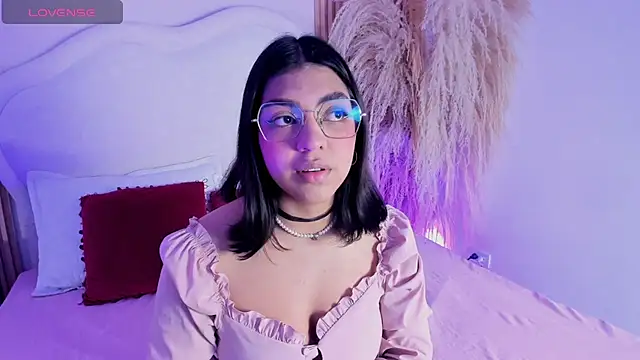 rebeca taylor online show from 02-17-26, 03:14