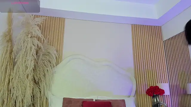 rebeca taylor online show from 04-23-26, 03:08