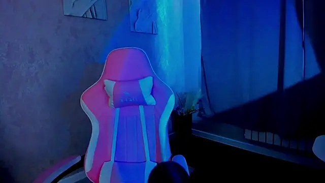 Kira G0ld online show from 04-26-26, 09:18