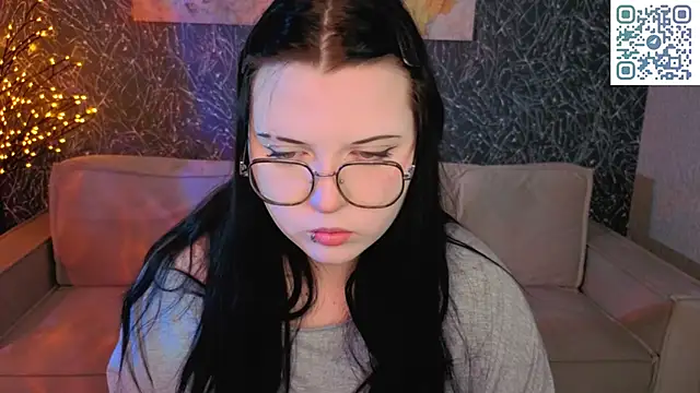 Snapshot of Kira_G0ld chatting on 05-01-26, 12:59 Kira G0ld online show from 05-01-26, 12:59