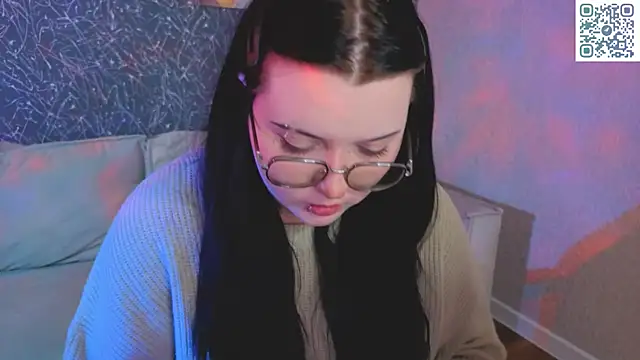 Snapshot of Kira_G0ld chatting on 05-02-26, 01:10 Kira G0ld online show from 05-02-26, 01:10