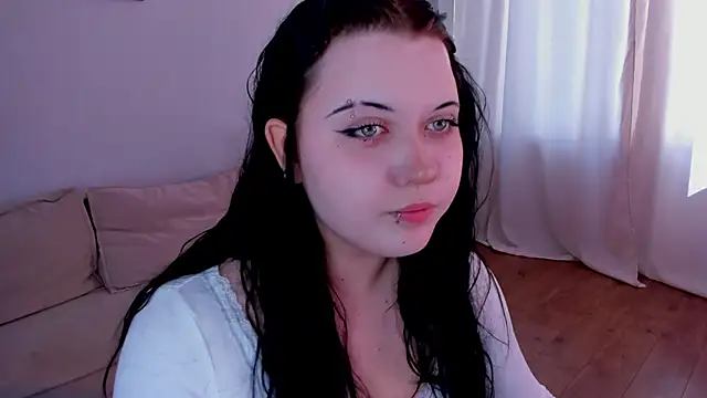 Snapshot of Kira_G0ld chatting on 05-09-26, 09:03 Kira G0ld online show from 05-09-26, 09:03