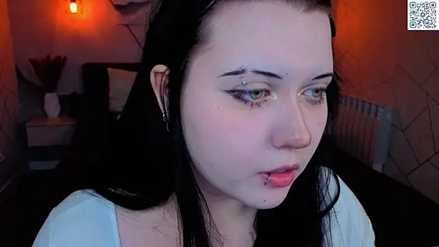 Snapshot of Kira_G0ld chatting on 05-10-26, 09:03 Kira G0ld online show from 05-10-26, 09:03