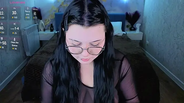 Snapshot of Kira_G0ld chatting on 06-06-26, 09:03 Kira G0ld online show from 06-06-26, 09:03