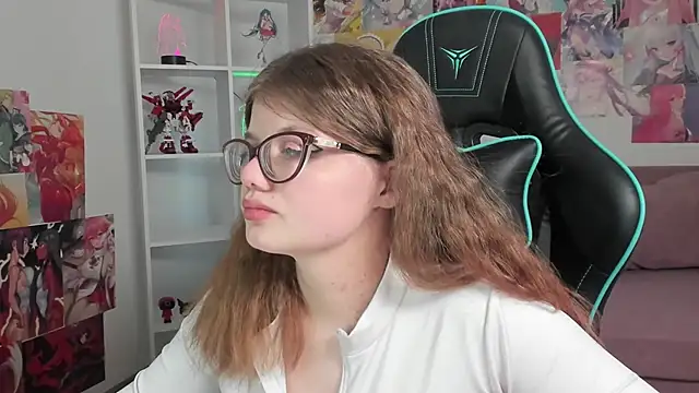 ChloeHalses online show from 02-04-26, 08:03