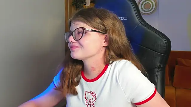 ChloeHalses online show from 03-24-26, 05:01