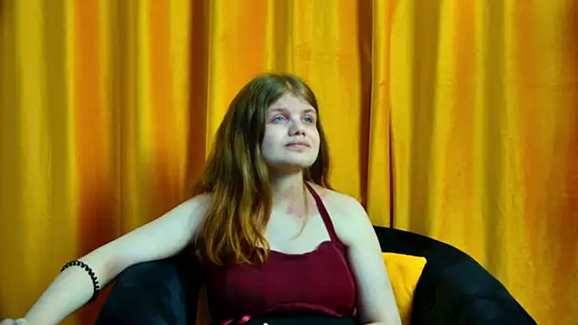 Snapshot of ChloeHalses chatting on 05-16-26, 05:12 ChloeHalses online show from 05-16-26, 05:12
