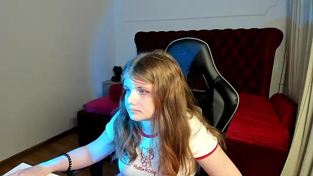 Snapshot of ChloeHalses chatting on 06-08-26, 01:28 ChloeHalses online show from 06-08-26, 01:28