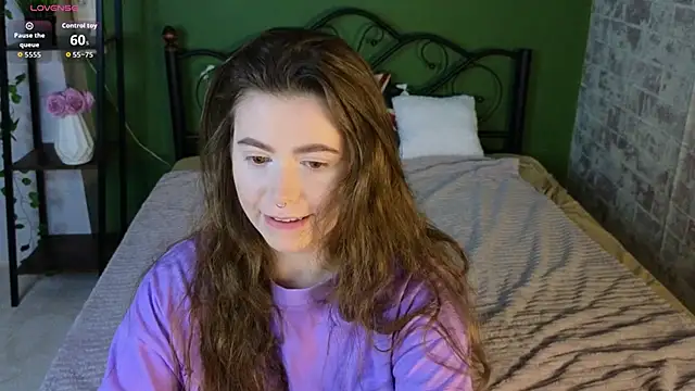 LovingWhisperr online show from 04-16-26, 06:36