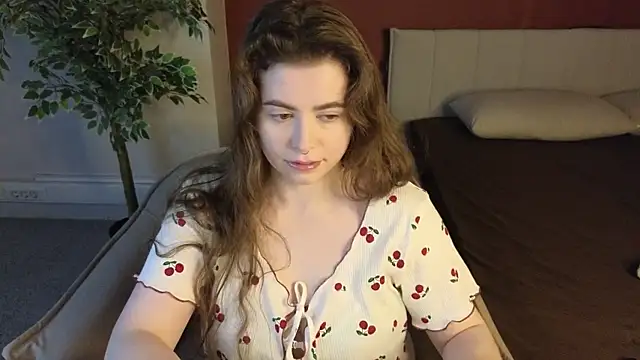 Snapshot of LovingWhisperr chatting on 05-06-26, 01:14 LovingWhisperr online show from 05-06-26, 01:14