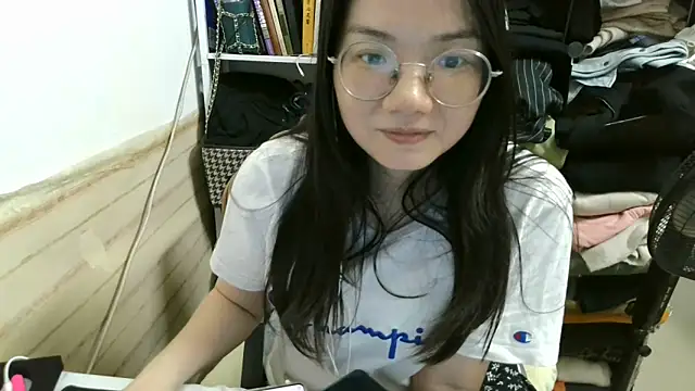 xiaoxiaowan11 online show from 04-07-26, 12:05