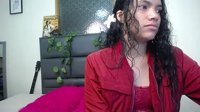 Julieta Parker online show from 04-28-26, 03:11