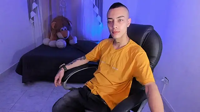 Snapshot of Dereck_Boy_ chatting on 02-10-26, 02:04 Dereck Boy online show from 02-10-26, 02:04