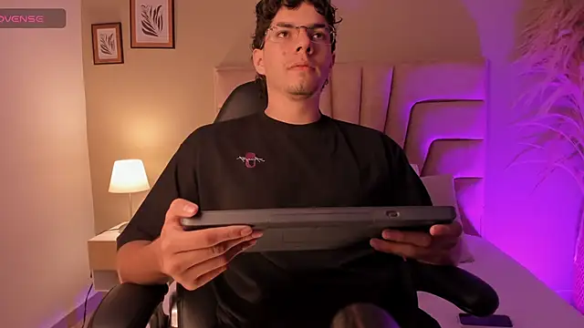 Axel Creed online show from 02-20-26, 02:19