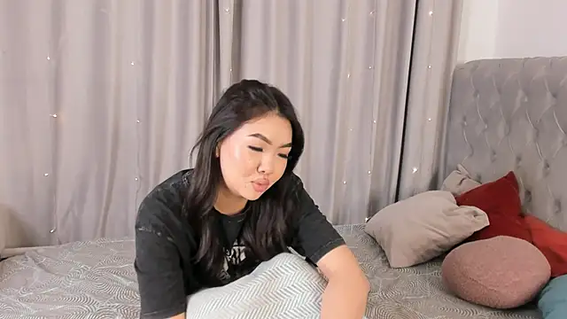 Snapshot of AraIkenberry chatting on 03-01-26, 06:54 AraIkenberry online show from 03-01-26, 06:54