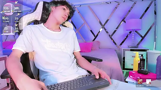 Snapshot of thanier_18 chatting on 03-05-26, 07:32 thanier 18 online show from 03-05-26, 07:32