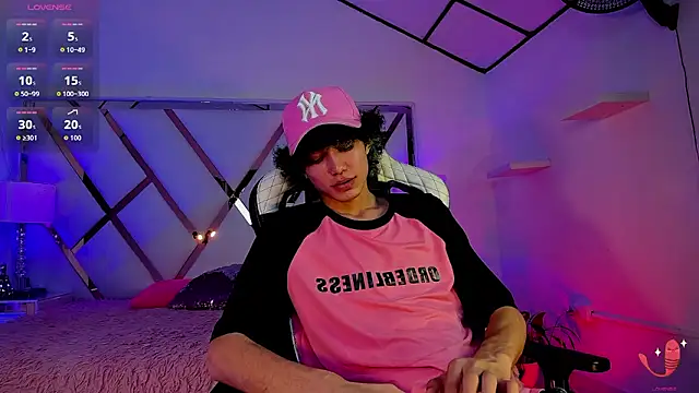 Snapshot of thanier_18 chatting on 03-12-26, 07:42 thanier 18 online show from 03-12-26, 07:42