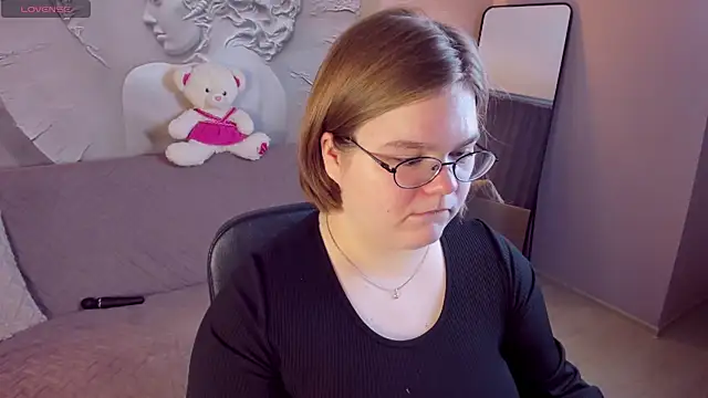 MaryFloree online show from 02-11-26, 03:22