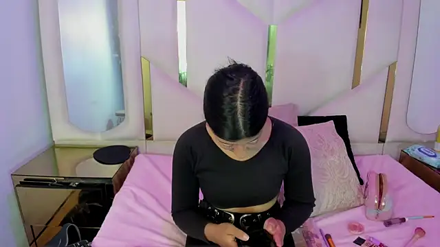 Vaneline2 online show from 04-23-26, 12:29