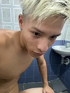 MaxyRyan online show from 03-22-26, 02:15