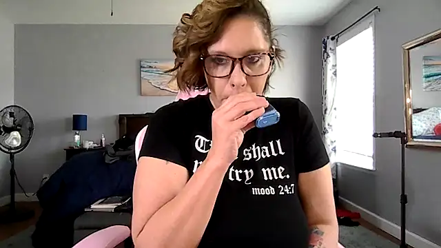 peachygoddess44 online show from 02-19-26, 04:47