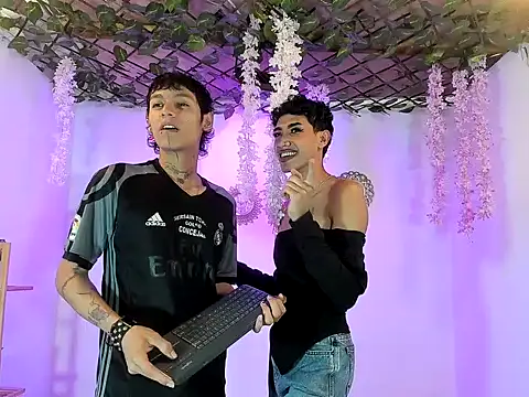 Snover hot2006 online show from 03-08-26, 10:13