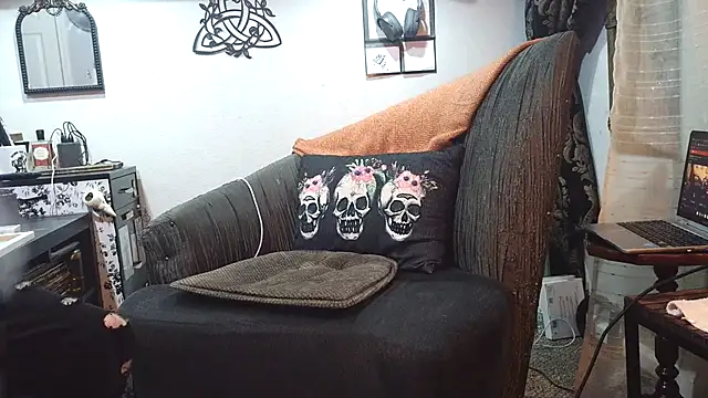 F D R  online show from 04-26-26, 05:49