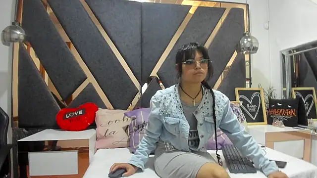 Snapshot of Maggyx chatting on 02-11-26, 01:38 Maggyx online show from 02-11-26, 01:38