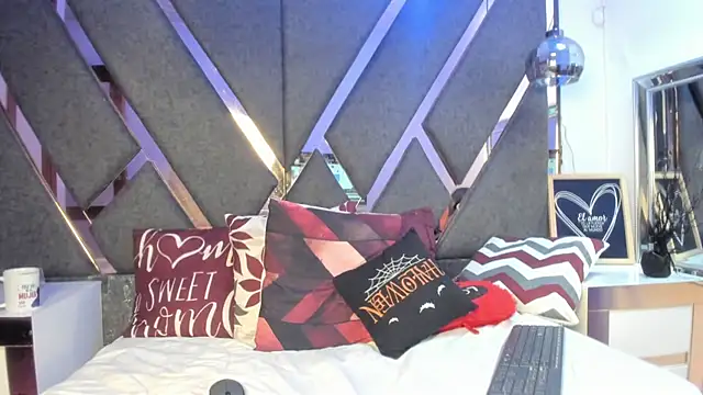 Maggyx online show from 04-25-26, 03:09