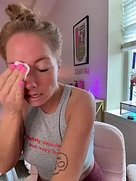 mooviebaby online show from 04-17-26, 08:23