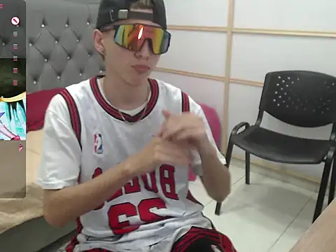 Snapshot of Asher_costa chatting on 03-11-26, 10:49 Asher costa online show from 03-11-26, 10:49