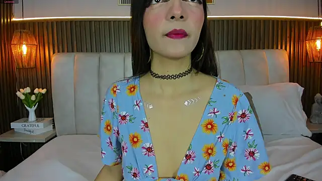 LisaLain online show from 04-25-26, 11:57