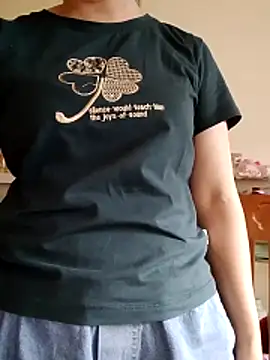 LiilyZi online show from 04-06-26, 06:58