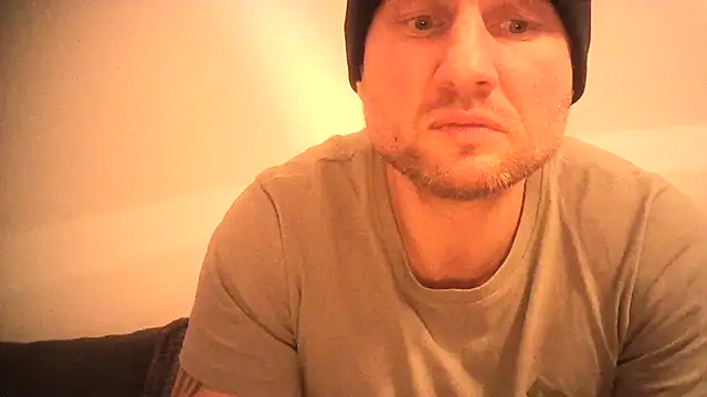 Snapshot of Tommyzzzzzz chatting on 12-30-24, 06:38 Tommyzzzzzz online show from 12-30-24, 06:38