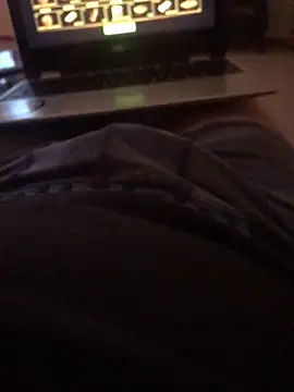 Snapshot of Tommyzzzzzz chatting on 09-15-25, 05:13 Tommyzzzzzz online show from 09-15-25, 05:13