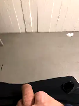 Snapshot of Tommyzzzzzz chatting on 11-16-25, 05:51 Tommyzzzzzz online show from 11-16-25, 05:51