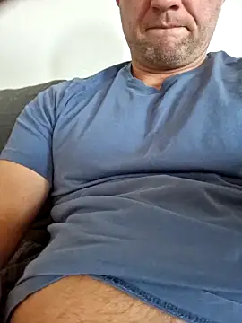 Snapshot of Tommyzzzzzz chatting on 05-08-26, 03:17 Tommyzzzzzz online show from 05-08-26, 03:17
