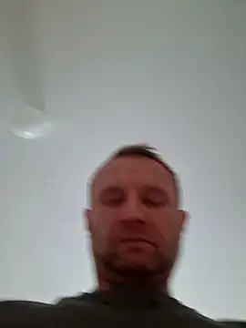 Snapshot of Tommyzzzzzz chatting on 05-18-26, 02:23 Tommyzzzzzz online show from 05-18-26, 02:23