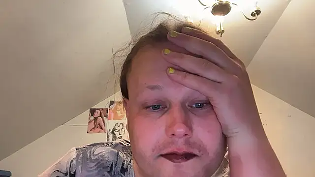 Snapshot of RaeganV chatting on 03-01-26, 01:51 RaeganV online show from 03-01-26, 01:51